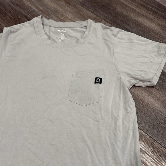 Rags Essential Grey Pocket Tee Medium - Picture 3 of 5